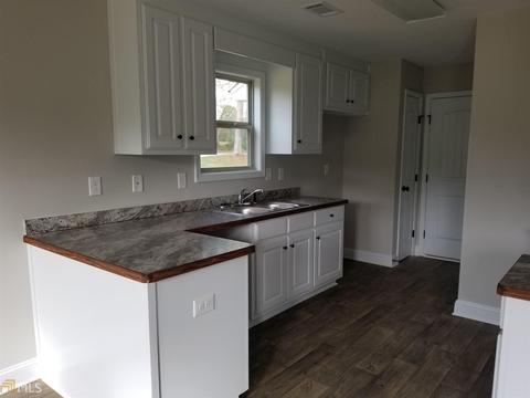 265 Fourth Ave, Colbert, GA 30628 photo 4