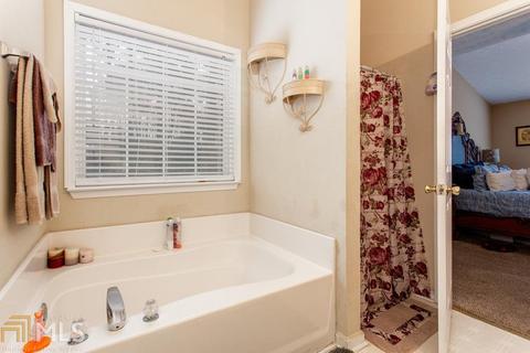 1024 Riverclift Dr, Covington, GA 30016 photo 16