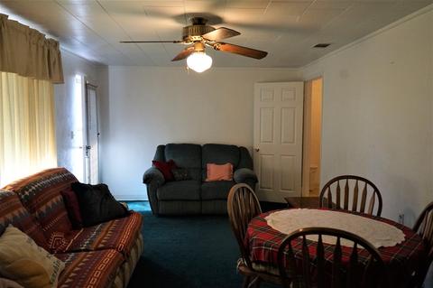 406 E Smith St, Claxton, GA 30417 photo 4