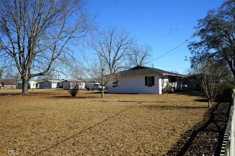 406 E Smith St, Claxton, GA 30417 photo 9