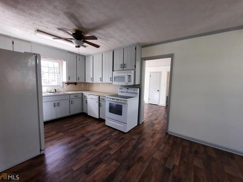 205 Spring St, Warner Robins, GA 31088 photo 8
