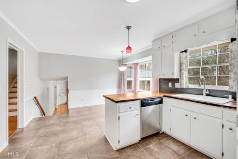 3855 Granger Dr, Chamblee, GA 30341 photo 13