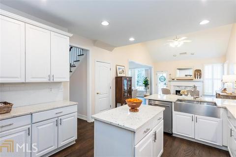 1906 Regency Cove Ct, Chamblee, GA 30341 photo 15