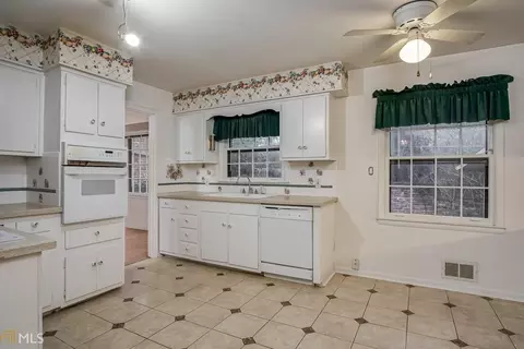 3386 Stonecrest Ct, Chamblee, GA 30341 photo 12