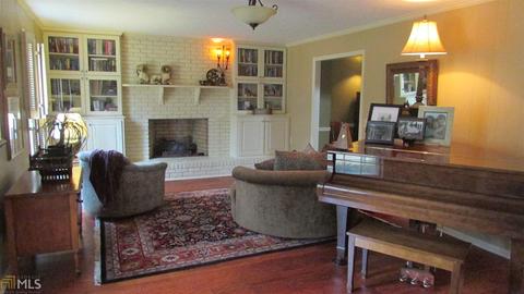 207 Willowcrest Way, Lagrange, GA 30240 photo 2