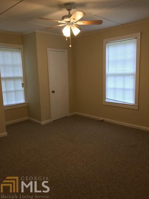 56 E Wright St, Winder, GA 30680 photo 9
