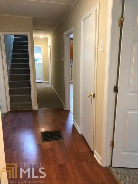 56 E Wright St, Winder, GA 30680 photo 5