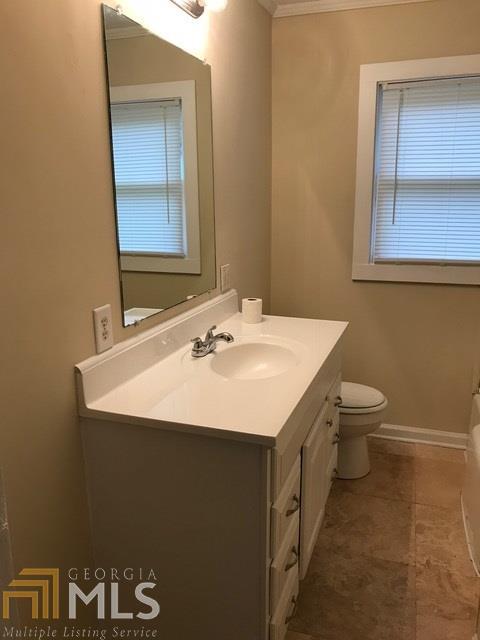 56 E Wright St, Winder, GA 30680 photo 10