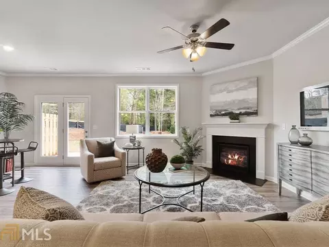 809 Bentley Dr, Fairburn, GA 30213 photo 3