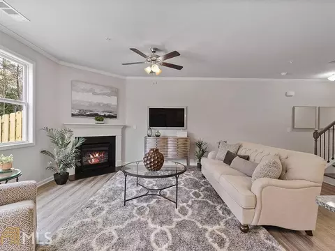809 Bentley Dr, Fairburn, GA 30213 photo 4