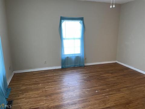 68 Chestnut St, Commerce, GA 30529 photo 2