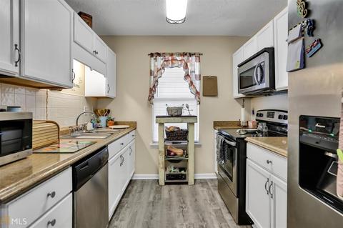 10999 Highridge Ct, Hampton, GA 30228 photo 11