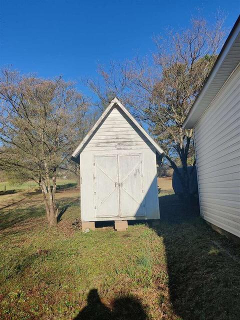 121 Poole Cir, Carnesville, GA 30521 photo 6