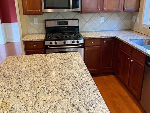 180 Hammersmith Dr, Suwanee, GA 30024 photo 2