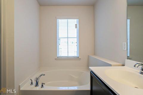 3888 Augustine, Rex, GA 30273 photo 6