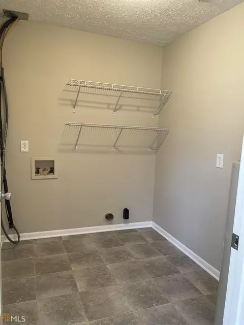 392 E Broad St, Winder, GA 30680 photo 12