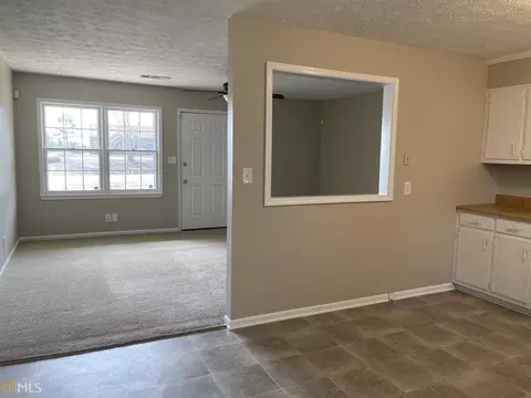 392 E Broad St, Winder, GA 30680 photo 11