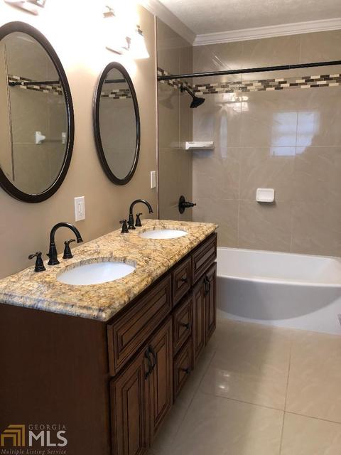 2871 Pam Pl, Rex, GA 30273 photo 2