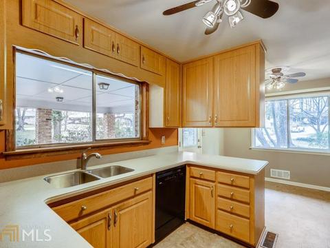 1478 Hammack Dr, Morrow, GA 30260 photo 10