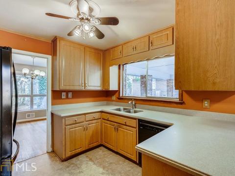 1478 Hammack Dr, Morrow, GA 30260 photo 9