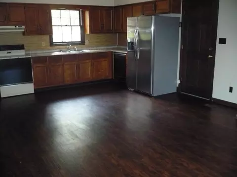 900 S Willowcrest Way, Lagrange, GA 30241 photo 2