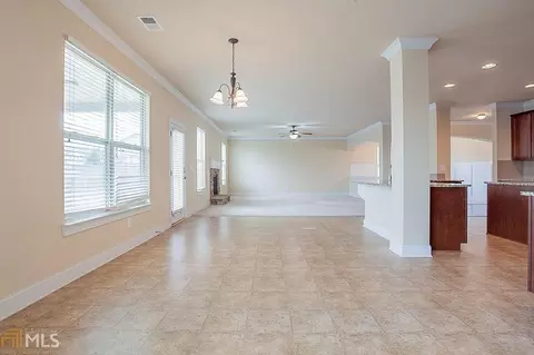 7671 Brazos Trl, Fairburn, GA 30213 photo 11