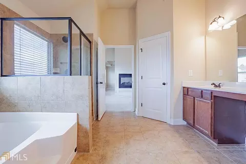 7671 Brazos Trl, Fairburn, GA 30213 photo 6