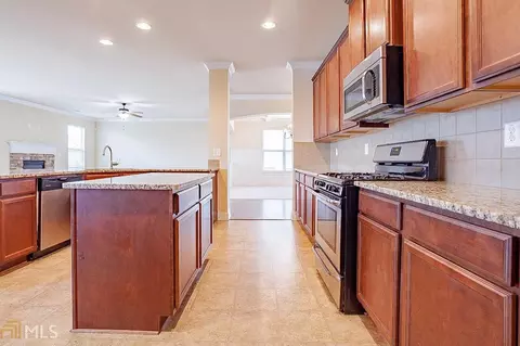 7671 Brazos Trl, Fairburn, GA 30213 photo 8