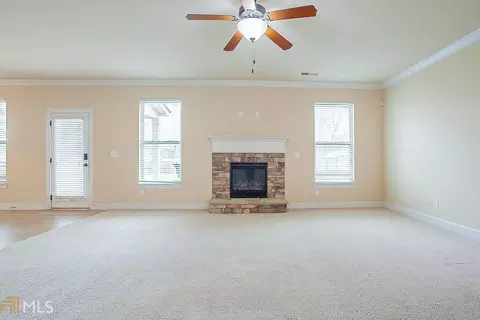 7671 Brazos Trl, Fairburn, GA 30213 photo 5