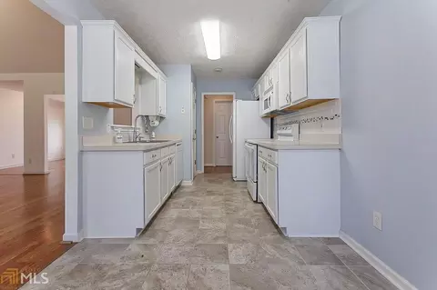 165 Homeplace Dr, Covington, GA 30016 photo 2