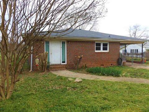 207 Laurel Ave, Comer, GA 30629 photo 1