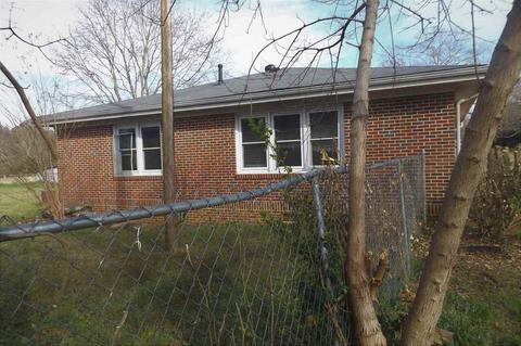 207 Laurel Ave, Comer, GA 30629 photo 3