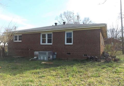 207 Laurel Ave, Comer, GA 30629 photo 4