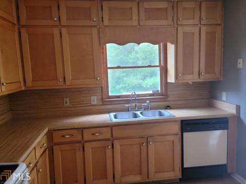 70 Cedar Creek Dr, Covington, GA 30014 photo 10