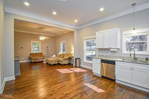 677 State St, Commerce, GA 30529 photo 8