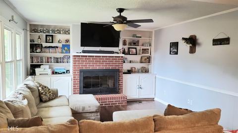 110 Crestlawn Dr, Toccoa, GA 30577 photo 4