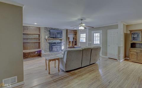 175 Ridgeway St, Winder, GA 30680 photo 6