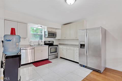 6596 Maddox Rd, Morrow, GA 30260 photo 7