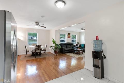 6596 Maddox Rd, Morrow, GA 30260 photo 4