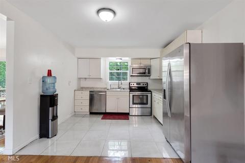 6596 Maddox Rd, Morrow, GA 30260 photo 6