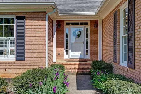 611 Iris Ln, Winder, GA 30680 photo 2