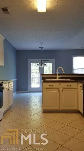 1027 Maple Leaf Dr, Mcdonough, GA 30253 photo 4
