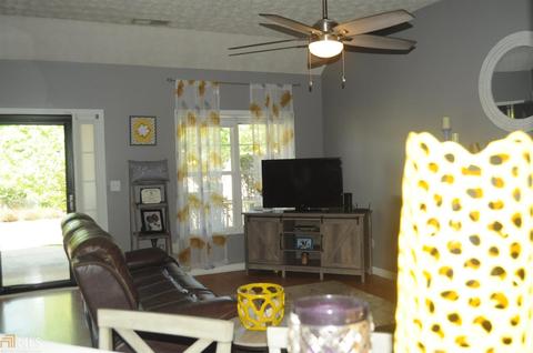 455 Pebble Blvd, Covington, GA 30016 photo 9