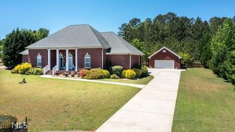 125 Natures Pointe Dr, Hampton, GA 30228 photo 4
