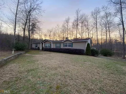 489 Grove, Barnesville, GA 30204 photo 3