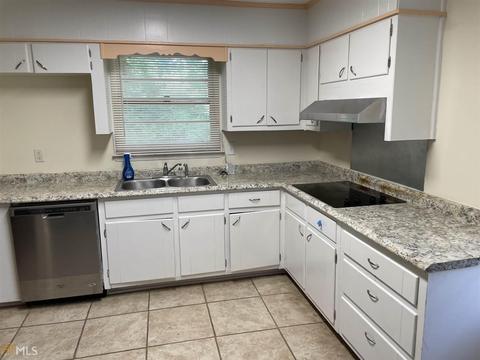 946 Morrow Rd, Morrow, GA 30260 photo 6