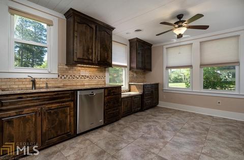 809 Dolvin Ave, Union Point, GA 30669 photo 14