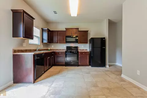 1042 Sutherland Dr, Winder, GA 30680 photo 4