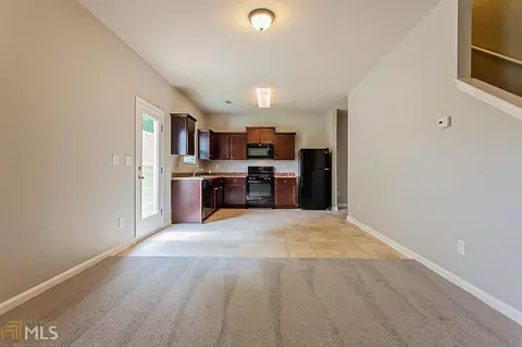 1042 Sutherland Dr, Winder, GA 30680 photo 8