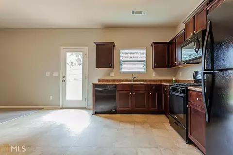 1042 Sutherland Dr, Winder, GA 30680 photo 9
